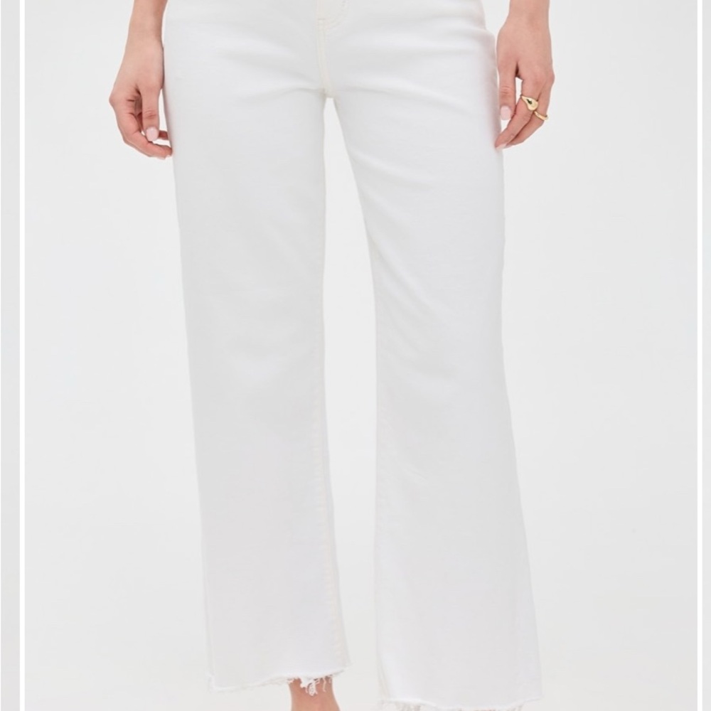 DAZE Elegant White Flare Jeans